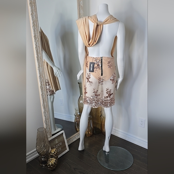 Elegant Beige Floral Midi Dress - Picture 6 of 13
